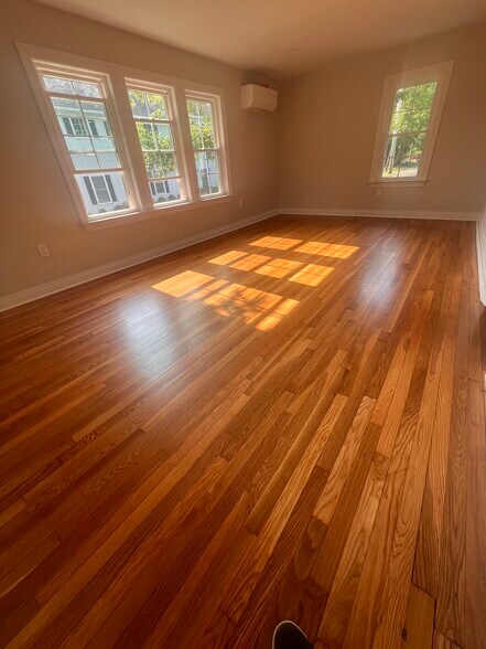 More Photos Of 135 Main St, Chatham Medical For Lease