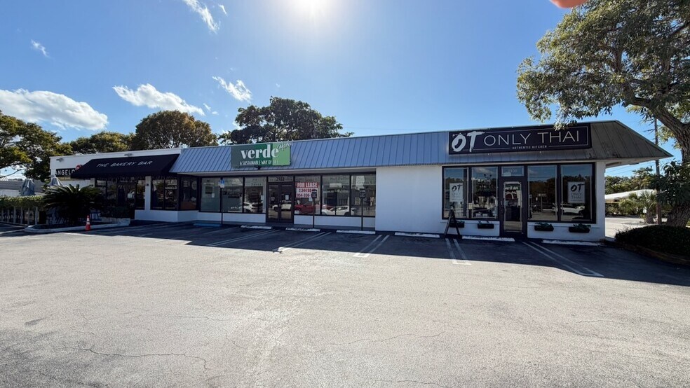 More Photos Of 2100-2104 E Oakland Park Blvd, Fort Lauderdale Freestanding For Lease