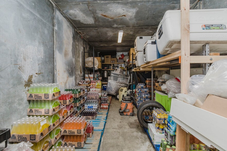 More Photos Of 925 E 19th St, Wichita Warehouse For Sale