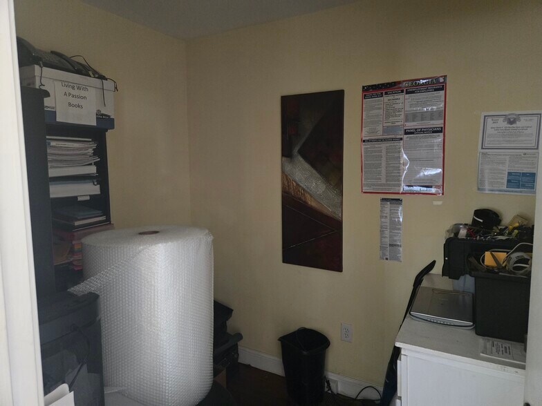 More Photos Of 3285 Main St, College Park Office Residential For Sale