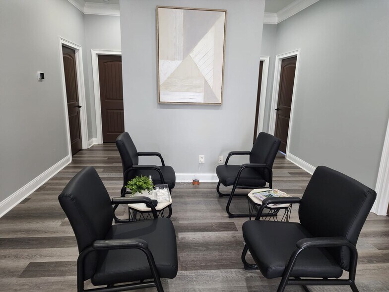 More Photos Of 1670 McKendree Church Rd, Lawrenceville Medical For Lease