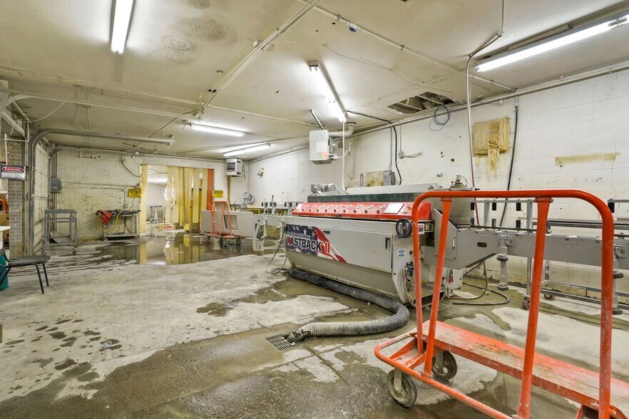 More Photos Of 3300 E 43rd Ave, Denver Manufacturing For Sale