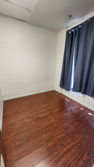 More Photos Of 12942 Galway St, Garden Grove Storefront Retail Office For Lease