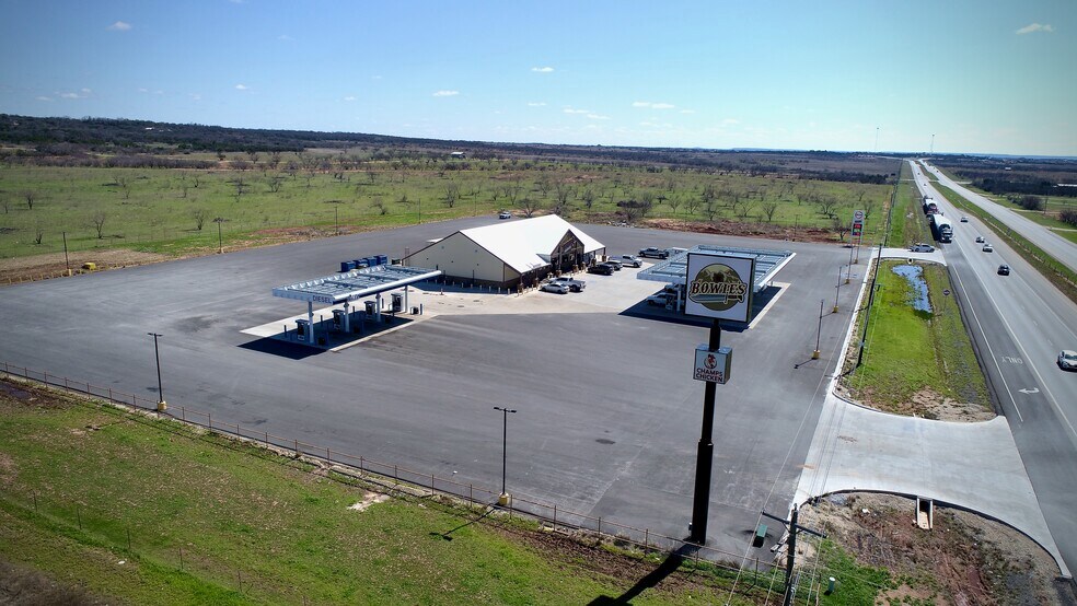 Primary Photo Of 3049 Us-83, Tuscola Truck Stop For Sale
