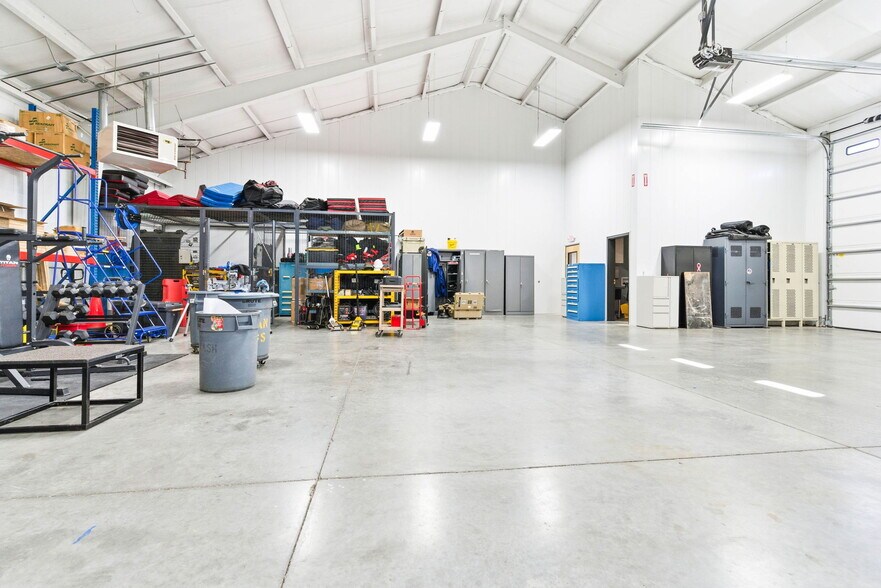 More Photos Of 13720 Aiken Rd, Louisville Warehouse For Sale