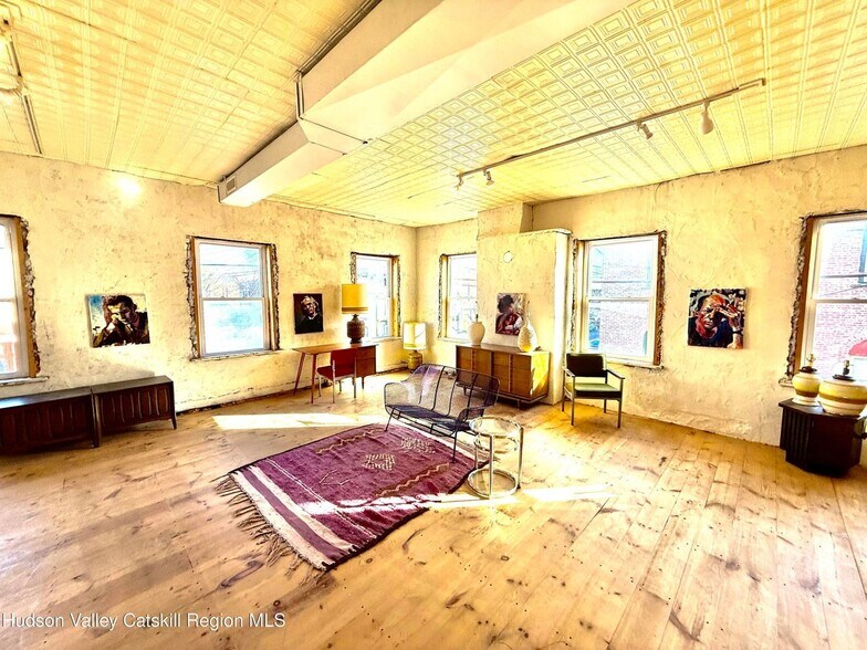 More Photos Of 92 Partition St, Saugerties Storefront Retail Residential For Sale