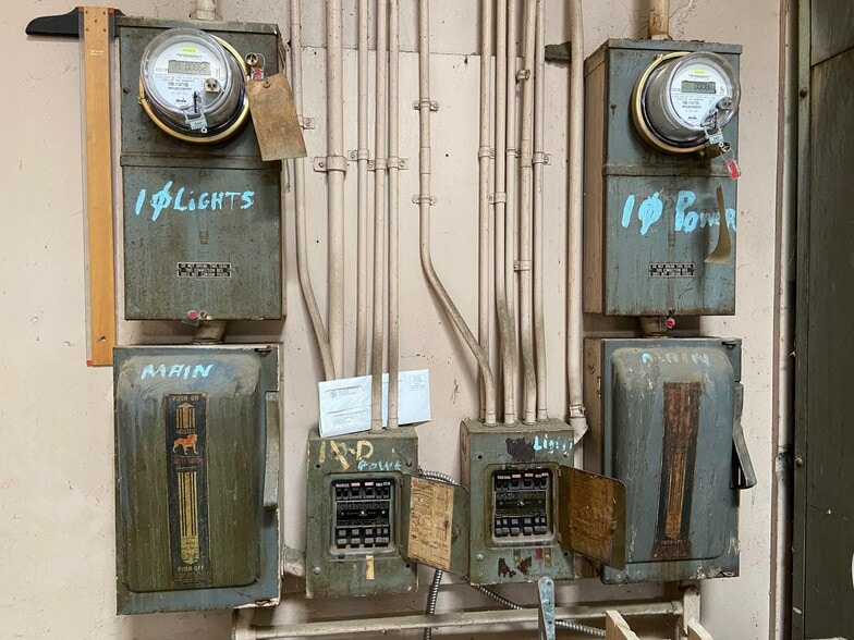 More Photos Of 5440 Alhambra Ave, Los Angeles Warehouse For Lease