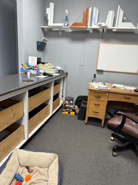 More Photos Of 20962 Dalton Rd, Georgina Storefront For Sale