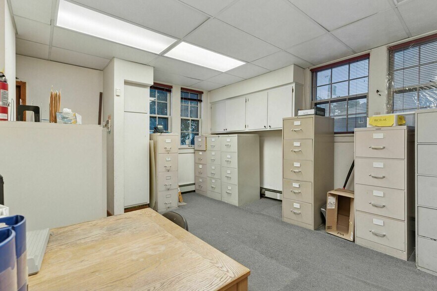 More Photos Of 2318 S 1st Ave, Minneapolis Office For Sale
