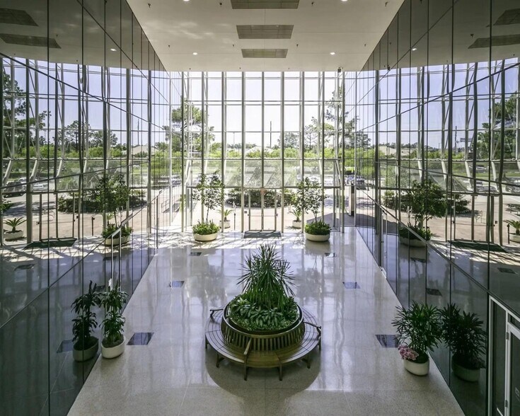 More Photos Of 7915 FM-1960 W, Houston Office For Lease