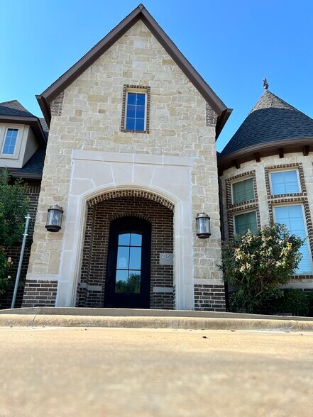 More Photos Of 1101 W Plano Pky, Plano Medical For Lease