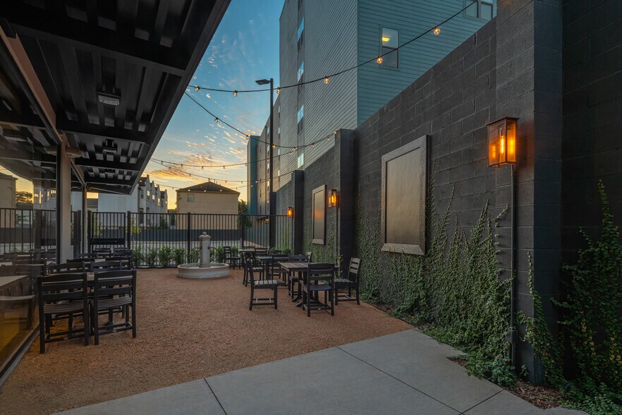 More Photos Of 190 TC Jester Blvd, Houston Office For Lease