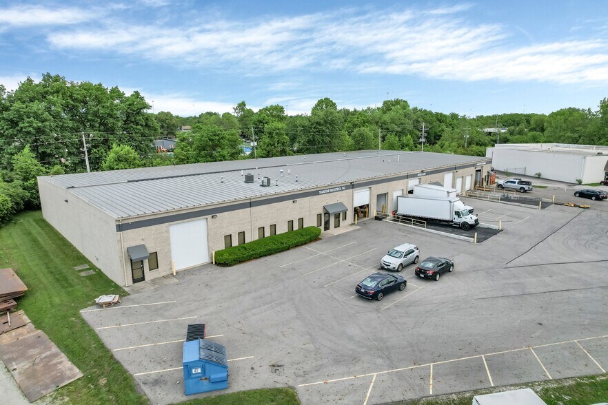 More Photos Of 2135 S James Rd, Columbus Warehouse For Lease
