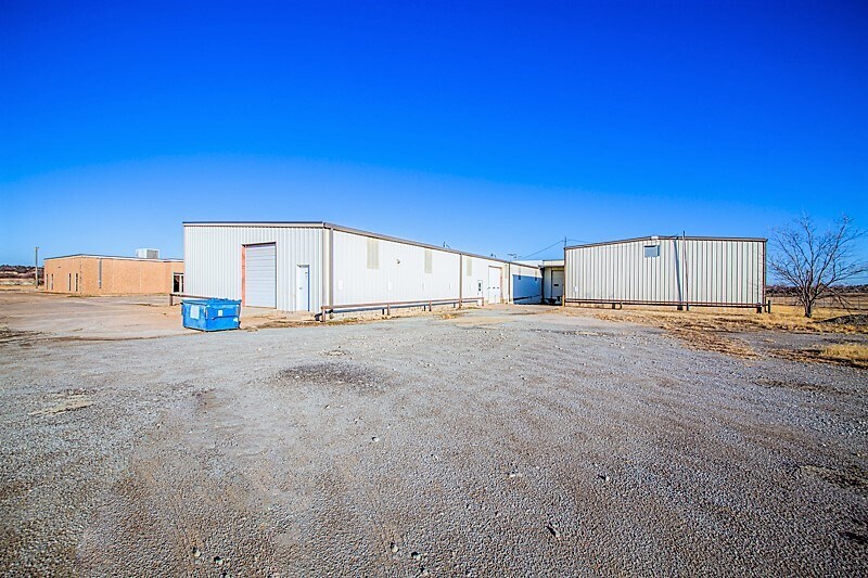 More Photos Of 730 E Eseco Rd, Cushing Warehouse For Sale