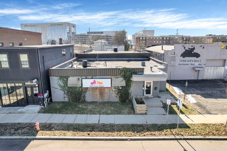 More Photos Of 401 E Mound St, Columbus Veterinarian Kennel For Sale