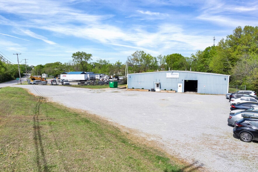 More Photos Of 2450 Riverside Drive, Chattanooga Warehouse For Sale
