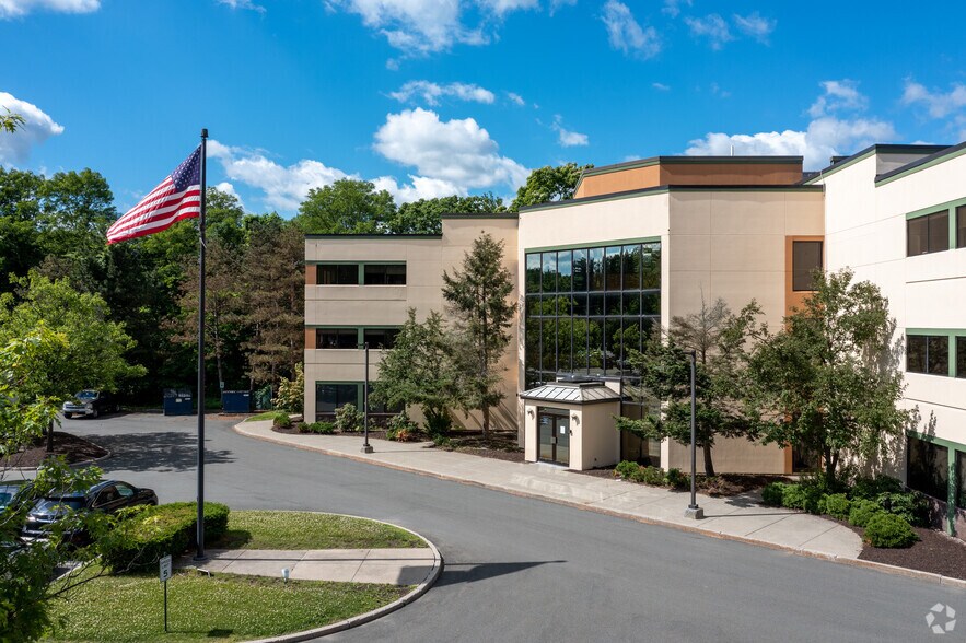 More Photos Of 401 New Karner Rd, Albany Medical For Lease