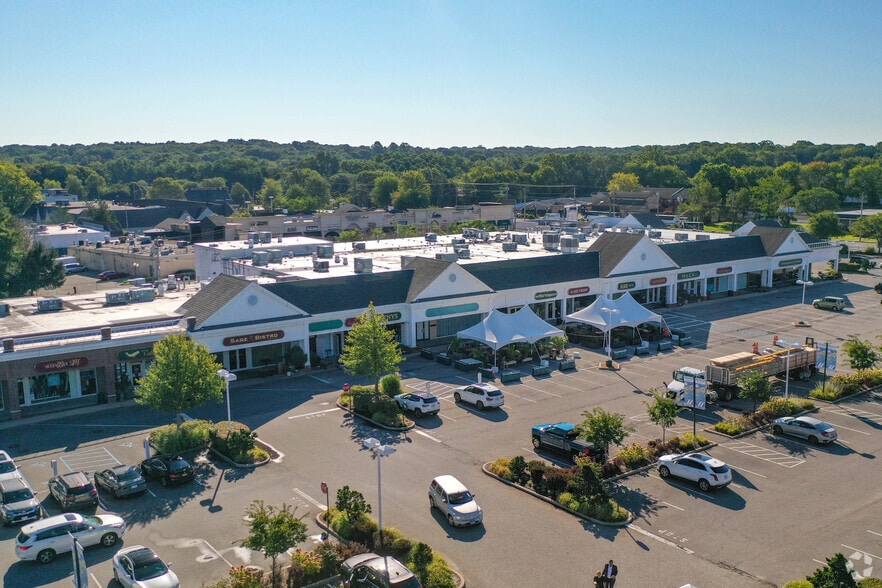More Photos Of 7947 Jericho Tpke, Woodbury General Retail For Lease