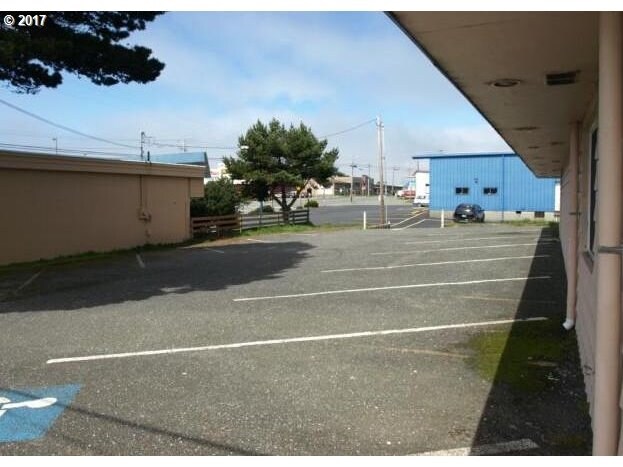 More Photos Of 94181 4th St, Gold Beach Office Residential For Sale