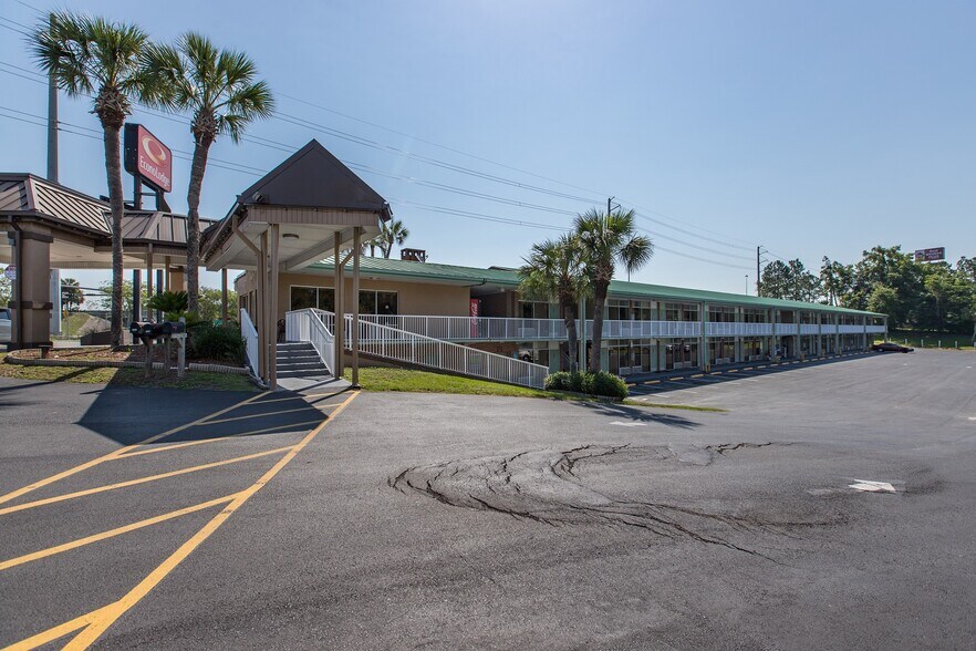 More Photos Of 178 SW Florida Gateway Dr, Lake City Hotel For Sale