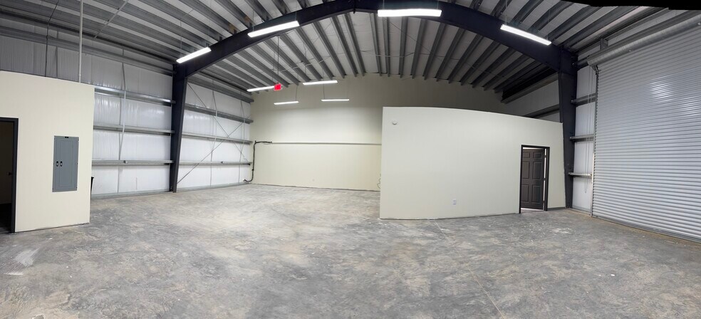 More Photos Of 3720 W County Line Rd, Douglasville Light Distribution For Lease