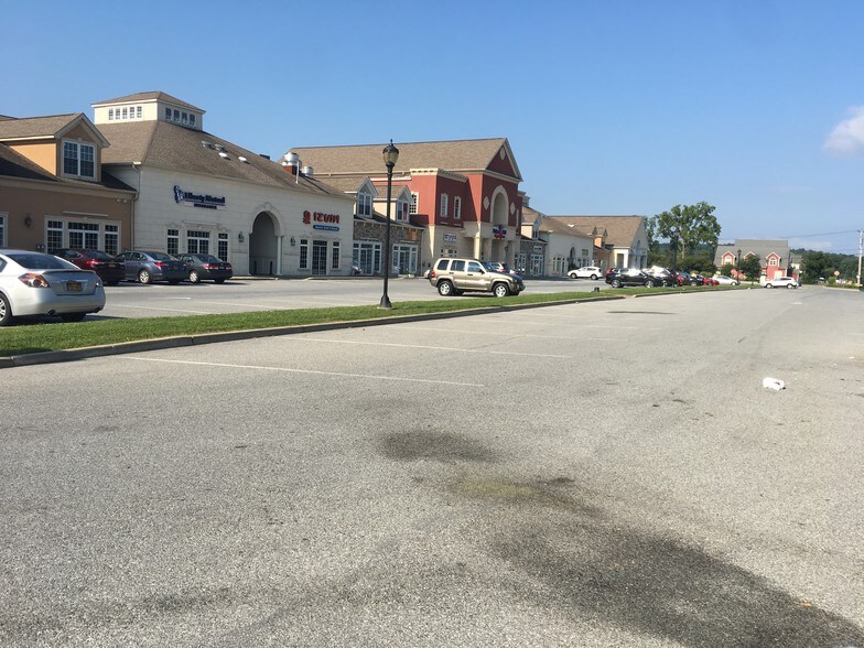 More Photos Of 900 NY 376, Wappingers Falls Freestanding For Lease
