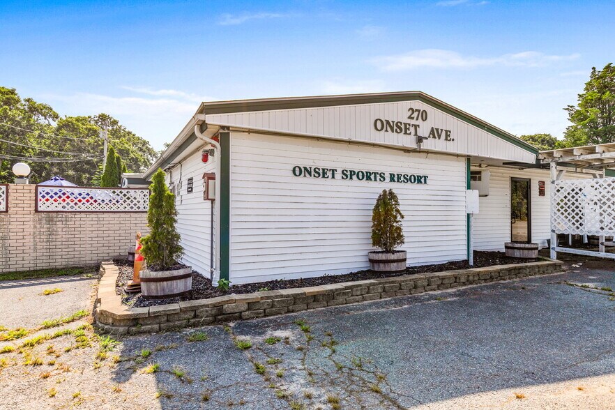 More Photos Of 270 Onset Ave, East Wareham Restaurant For Sale
