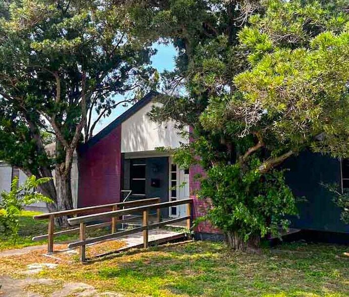 More Photos Of 1120 E Sen Carlos Truan Blvd, Kingsville Restaurant For Sale