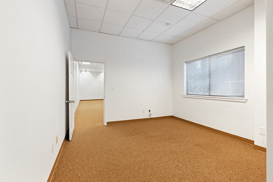 More Photos Of 4 Industrial Pky, Brunswick Manufacturing For Lease