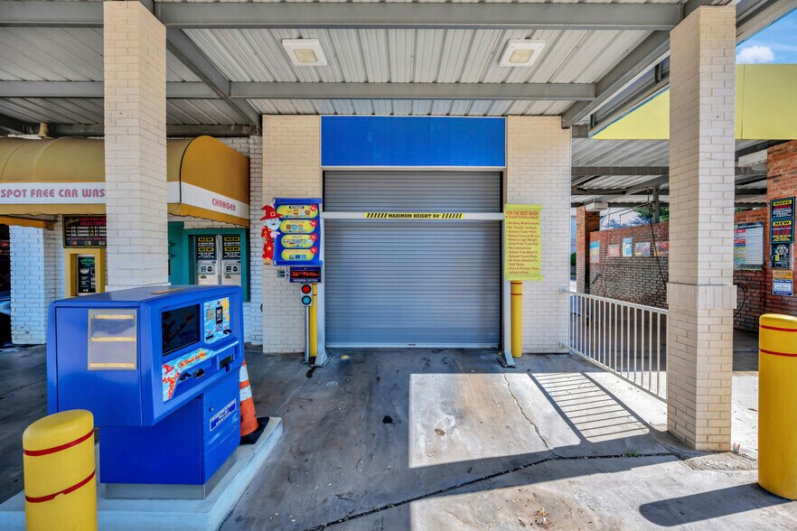 More Photos Of 504 N Euless Main St, Euless Carwash For Sale