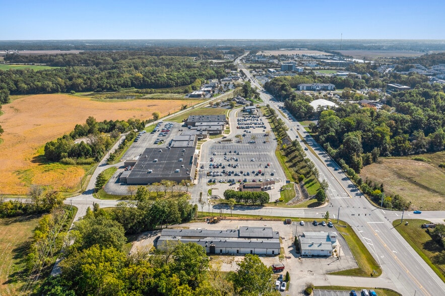 More Photos Of 4290 W Jonathan Moore Pike, Columbus Unknown For Lease