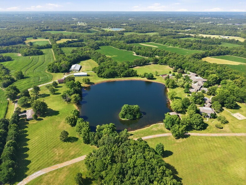 More Photos Of 1461 Highway EE, Winfield Specialty For Sale