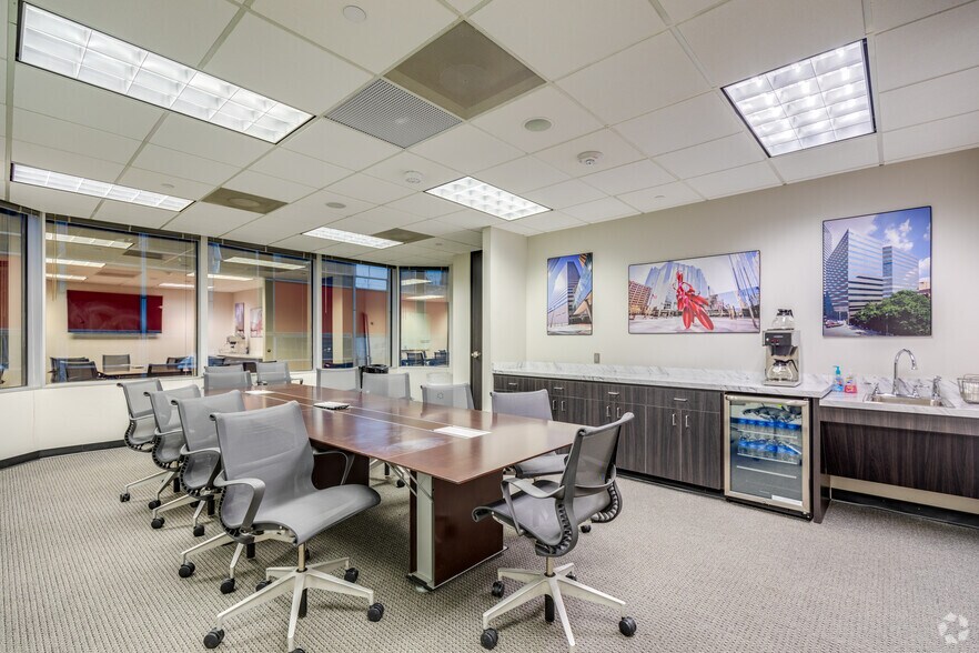 More Photos Of 211 N Robinson Ave, Oklahoma City Office For Lease