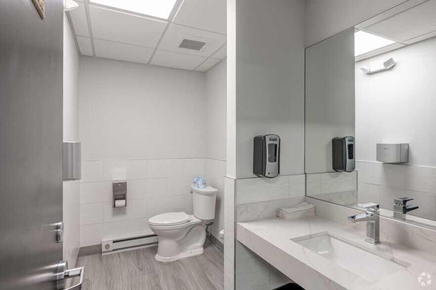 More Photos Of 29 Bank St, Stamford Office For Lease