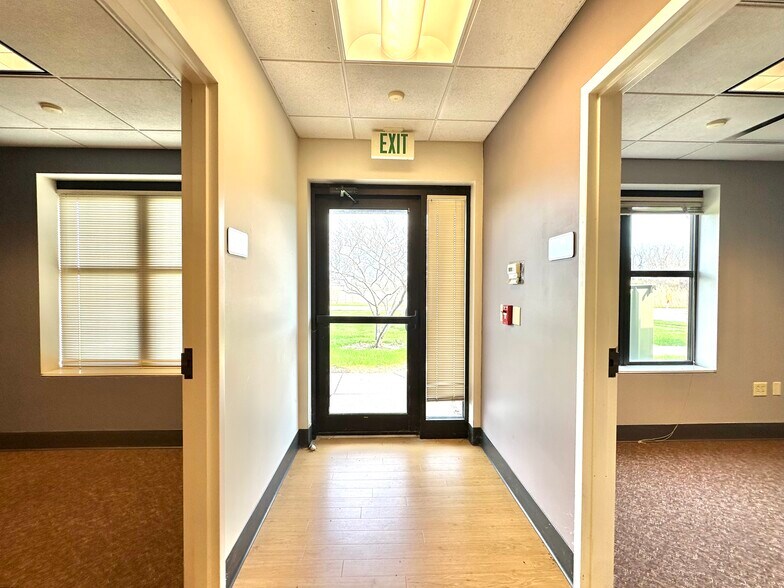 More Photos Of 2022 Kelle Dr, Chesterton Medical For Sale