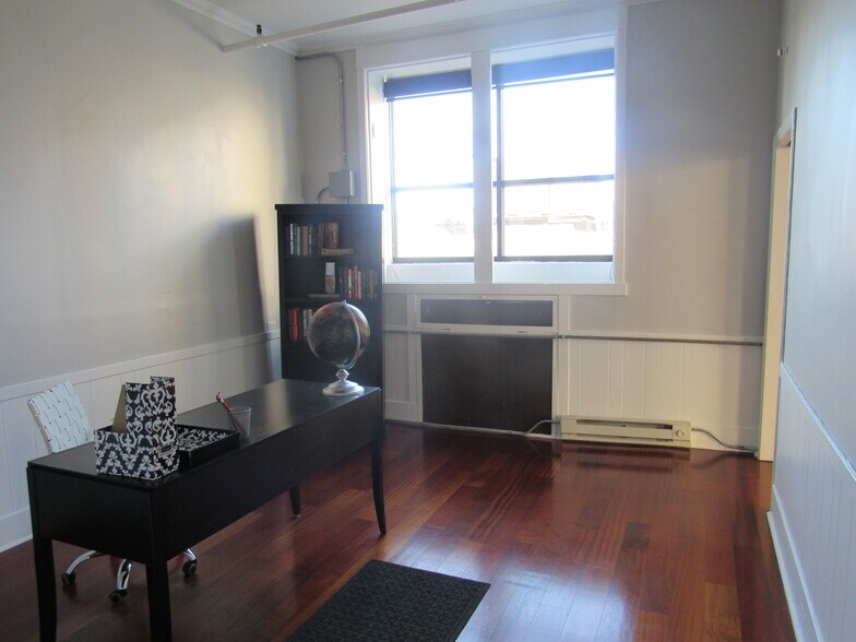 More Photos Of 1529 W Armitage Ave, Chicago Loft Creative Space For Sale