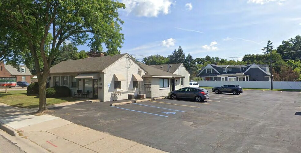 Primary Photo Of 915-919 S Main St, Plymouth Office For Sale