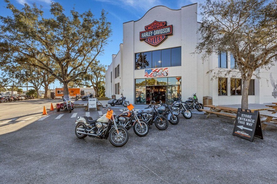 More Photos Of 330 Cattlemen Rd, Sarasota Auto Dealership For Sale