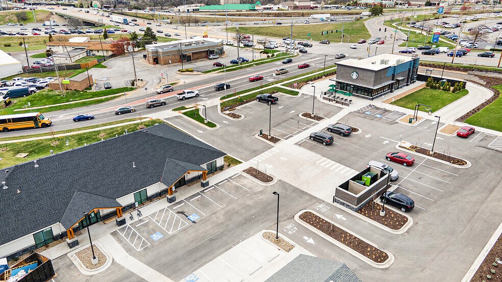 More Photos Of 9361-9369 W 75th St, Overland Park Office For Lease