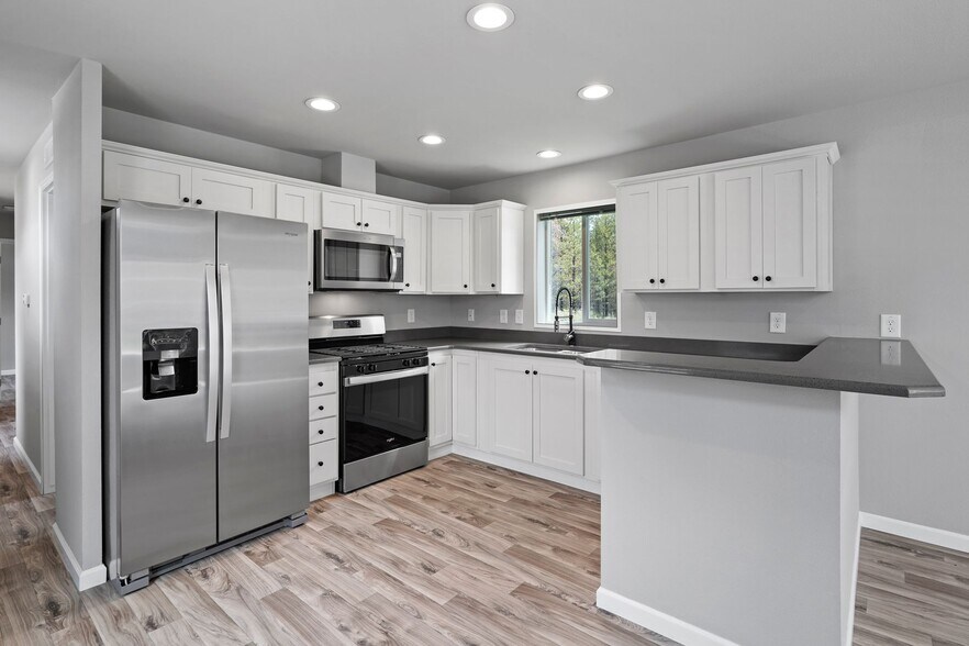 More Photos Of 52663 Drafter Rd, La Pine Manufactured Housing Mobile Home Park For Sale