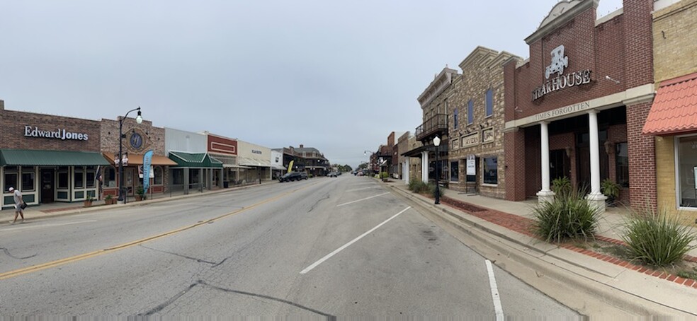 Primary Photo Of 204 Clay St, Nocona Restaurant For Lease