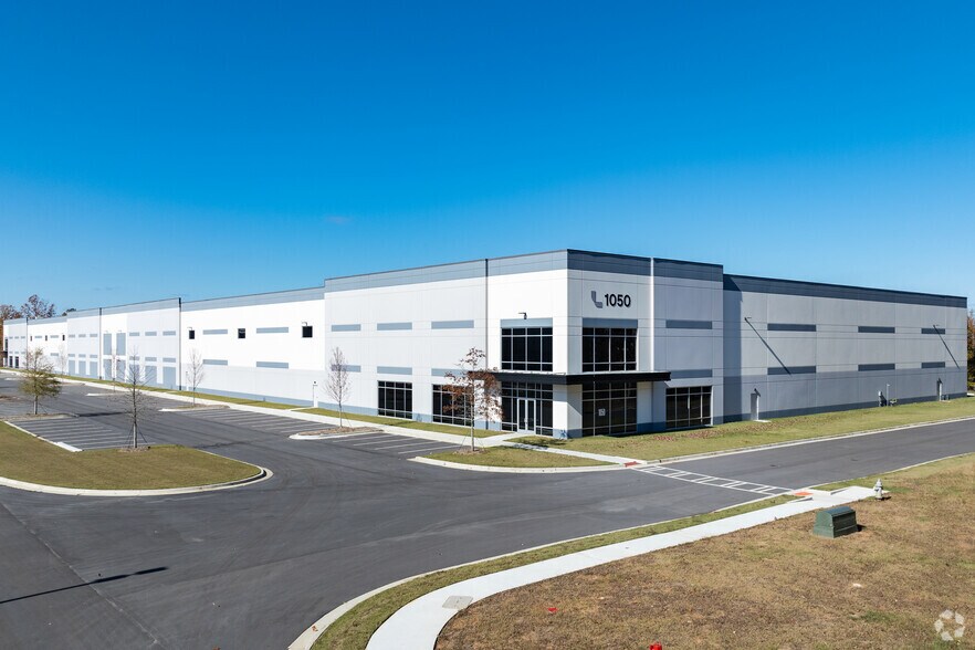 More Photos Of 1050 Douglas Hills Rd, Lithia Springs Unknown For Lease