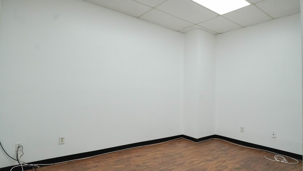 More Photos Of 8700 9th Ave, Port Arthur Office Residential For Lease