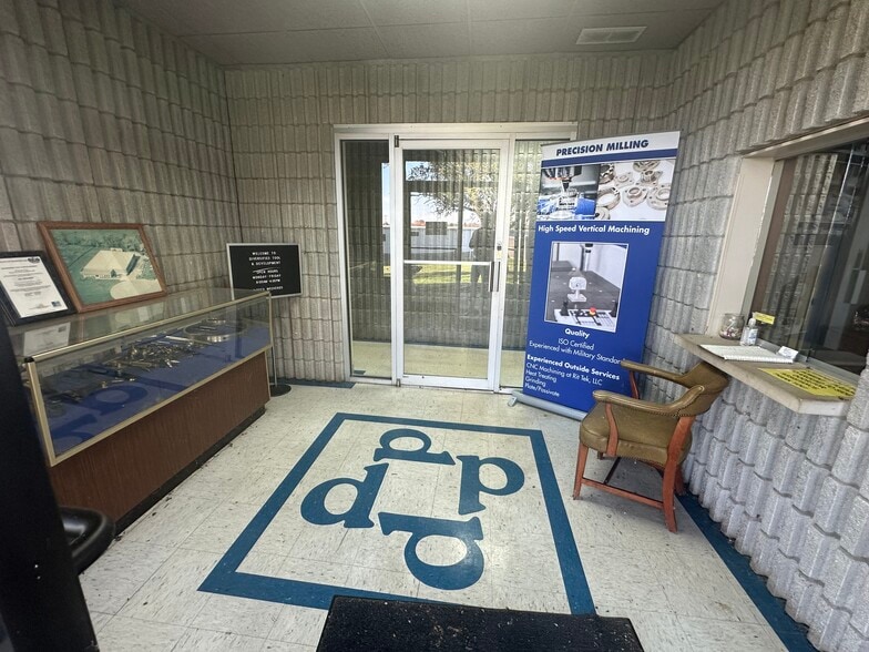 More Photos Of 151 Hanger Cir, Richmond Industrial For Sale