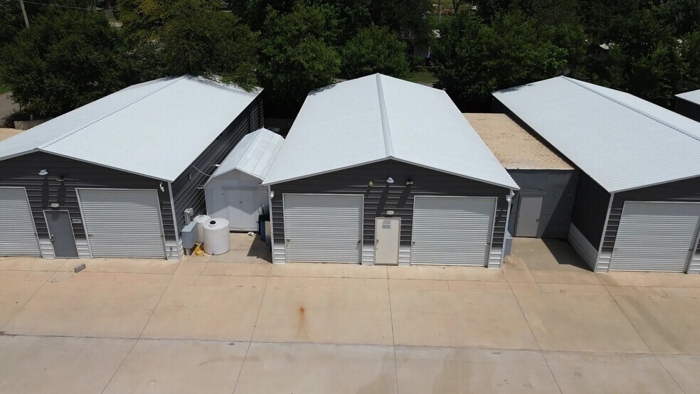 More Photos Of 3275 E Waterloo Rd, Edmond Warehouse For Sale