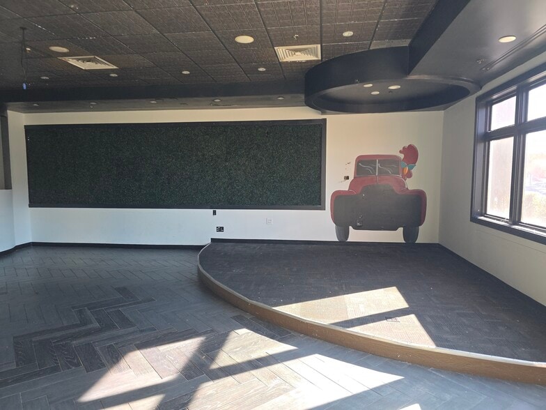 More Photos Of 1940 Cinema Dr, Rock Hill Restaurant For Lease