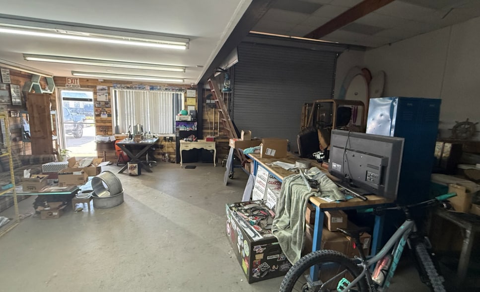 More Photos Of 3151 SE Waaler St, Stuart Warehouse For Lease