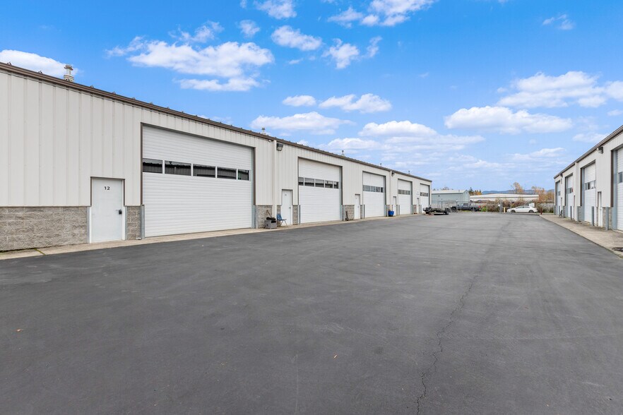 More Photos Of 1985 Alpine Way, Bellingham Warehouse For Sale