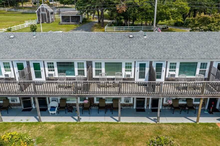 More Photos Of 578 Route 6A, East Sandwich Hotel For Sale