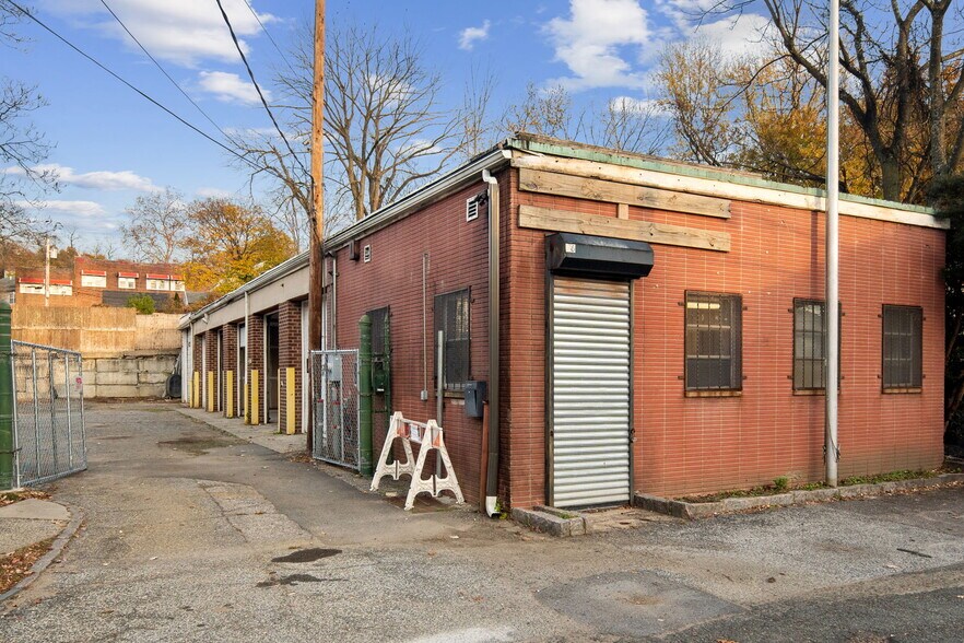 Primary Photo Of 76 Runyon Ave, Yonkers Industrial For Sale